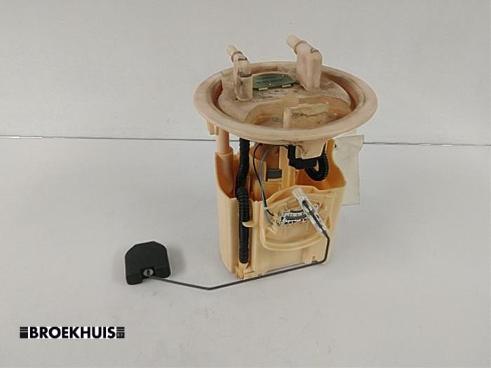 Gebruikte Tank element Pomp Peugeot 206 (2A/C/H/J/S) 2.0 XS,XT HDi Prijs € 25,00 Margeregeling aangeboden door Autobedrijf Broekhuis B.V.