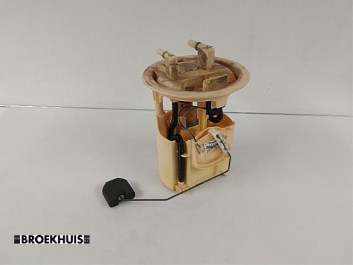 Gebruikte Tank element Pomp Peugeot 206 (2A/C/H/J/S) 2.0 XS,XT HDi Prijs € 25,00 Margeregeling aangeboden door Autobedrijf Broekhuis B.V.