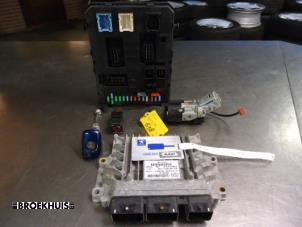 Gebruikte Inspuitcomputer Peugeot 407 SW (6E) 2.0 HDiF 16V Prijs € 50,00 Margeregeling aangeboden door Autobedrijf Broekhuis B.V.