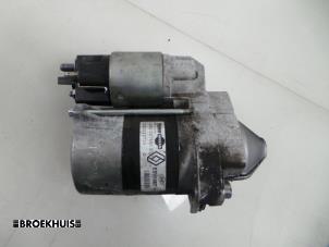 Gebruikte Startmotor Renault Clio IV (5R) 0.9 Energy TCE 90 12V Prijs € 30,00 Margeregeling aangeboden door Autobedrijf Broekhuis B.V.