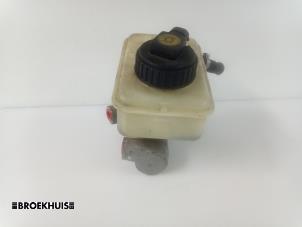 Gebruikte Hoofdremcilinder Opel Omega B (25/26/27) 2.2 16V Prijs € 15,00 Margeregeling aangeboden door Autobedrijf Broekhuis B.V.