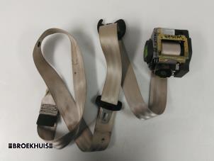 Gebruikte Veiligheidsgordel rechts-voor Volkswagen Passat (3B2) 1.9 TDi 110 Prijs € 20,00 Margeregeling aangeboden door Autobedrijf Broekhuis B.V.