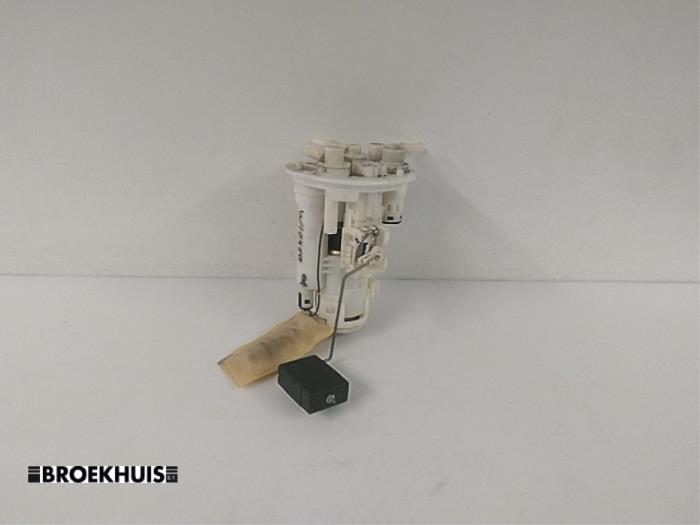 Gebruikte Tank element Pomp Suzuki Alto (RF410) 1.1 16V Prijs € 25,00 Margeregeling aangeboden door Autobedrijf Broekhuis B.V.