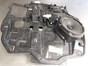 Gebruikte Ruitmechaniek 4Deurs links-voor Mazda 5 (CR19) 2.0 CiDT 16V Normal Power Prijs € 25,00 Margeregeling aangeboden door Autobedrijf Broekhuis B.V.