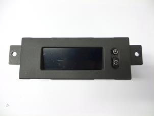 Gebruikte Display Interieur Opel Meriva 1.6 16V Prijs € 15,00 Margeregeling aangeboden door Autobedrijf Broekhuis B.V.