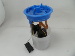 Gebruikte Tank element Pomp Volkswagen Polo V (6R) 1.2 TSI Prijs € 20,00 Margeregeling aangeboden door Autobedrijf Broekhuis B.V.