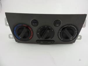 Gebruikte Chaufage Bedieningspaneel Mazda Premacy 1.8 16V Exclusive HP Prijs € 20,00 Margeregeling aangeboden door Autobedrijf Broekhuis B.V.