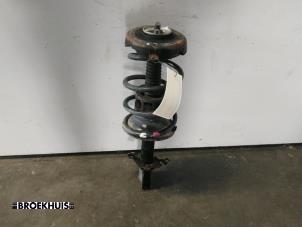 Gebruikte Mac Phersonpoot links-voor Renault Megane Coupé (DA) 1.6 16V Sport Prijs € 25,00 Margeregeling aangeboden door Autobedrijf Broekhuis B.V.