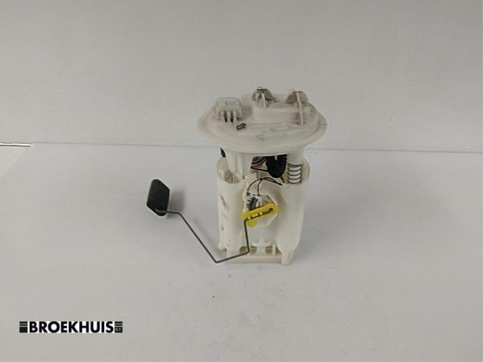 Gebruikte Tank element Pomp Renault Clio Prijs € 25,00 Margeregeling aangeboden door Autobedrijf Broekhuis B.V.