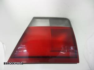 Gebruikte Achterlicht rechts Mazda 626 (GE12/72/82) 2.0i LX,GLX 16V Prijs € 15,00 Margeregeling aangeboden door Autobedrijf Broekhuis B.V.