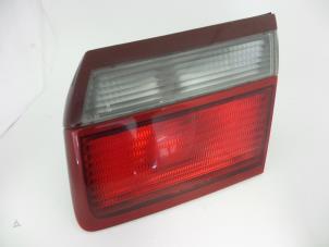Gebruikte Achterlicht rechts Mazda 626 (GF12) 1.8i 16V Prijs € 15,00 Margeregeling aangeboden door Autobedrijf Broekhuis B.V.