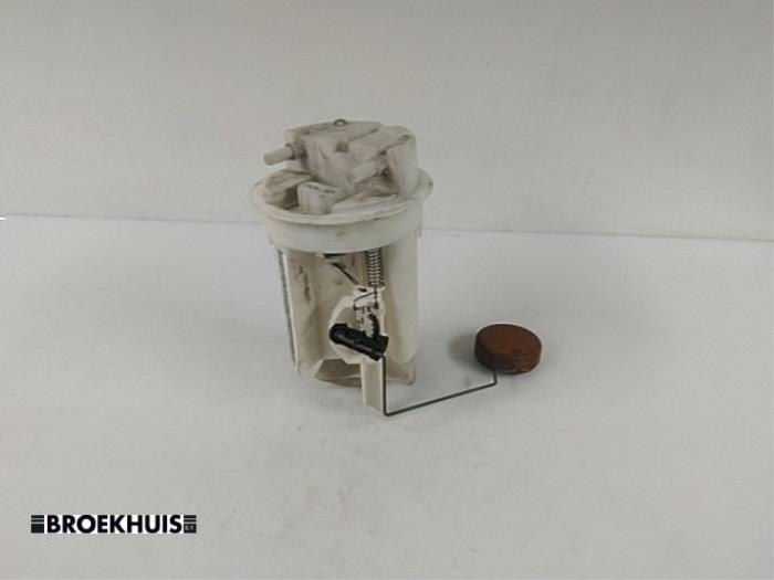 Gebruikte Tank element Pomp Peugeot 306 Break (7E) 1.4 XN,XR Prijs € 30,00 Margeregeling aangeboden door Autobedrijf Broekhuis B.V.
