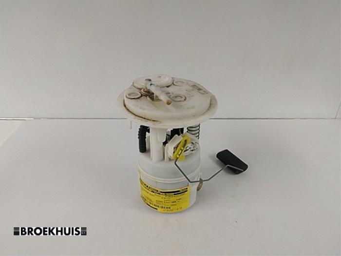 Gebruikte Tank element Pomp Peugeot 407 SW (6E) 2.2 16V Prijs € 30,00 Margeregeling aangeboden door Autobedrijf Broekhuis B.V.