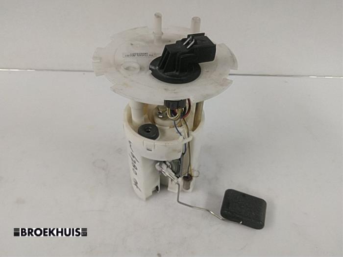Gebruikte Tank element Pomp Chevrolet Kalos (SF48) 1.2 Prijs € 25,00 Margeregeling aangeboden door Autobedrijf Broekhuis B.V.