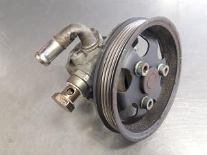 Gebruikte Pomp Servo Volkswagen Passat Variant (3B5) 1.6 Prijs € 25,00 Margeregeling aangeboden door Autobedrijf Broekhuis B.V.