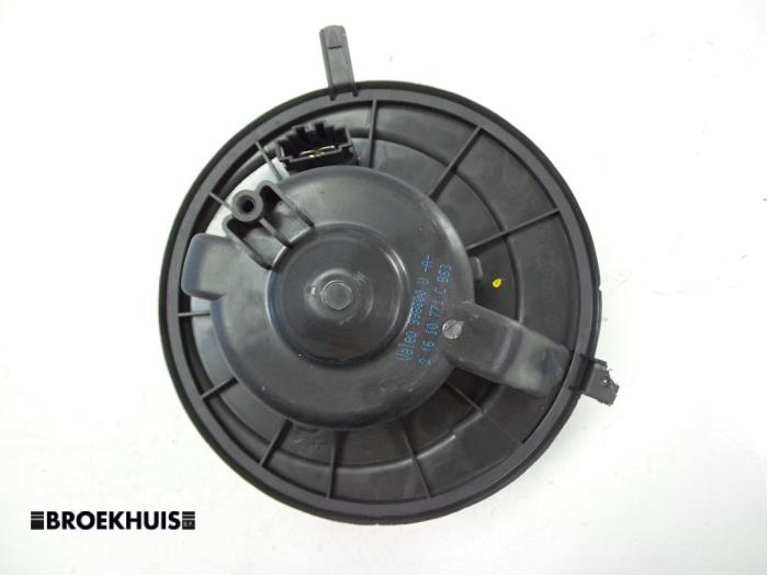 Chaufage Ventilatiemotor van een Skoda Yeti (5LAC) 1.2 TSI 16V 2010
