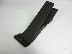 Gebruikte Gaspedaal BMW 1 serie (E81) 118d 16V Prijs € 25,00 Margeregeling aangeboden door Autobedrijf Broekhuis B.V.