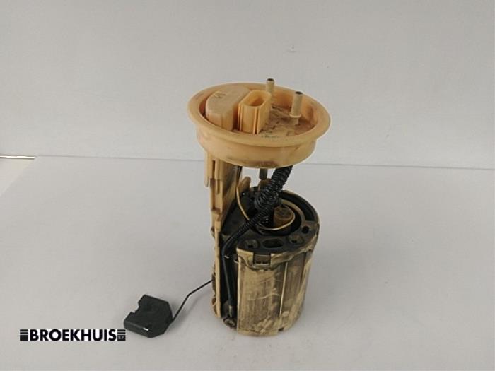 Gebruikte Tank element Pomp Volkswagen Transporter T5 1.9 TDi Prijs € 36,30 Inclusief btw aangeboden door Autobedrijf Broekhuis B.V.