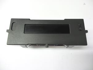 Gebruikte Display Interieur Renault Clio III Estate/Grandtour (KR) 1.5 dCi 70 Prijs € 25,00 Margeregeling aangeboden door Autobedrijf Broekhuis B.V.