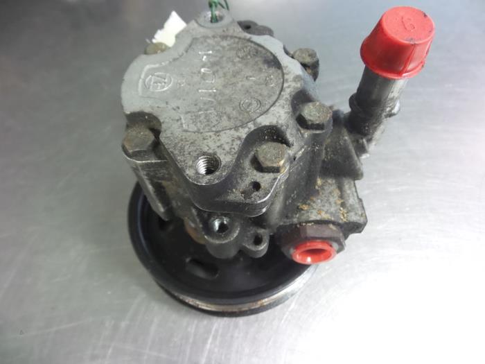 Gebruikte Servopomp Audi A3 (8L1) 1.6 Prijs € 20,00 Margeregeling aangeboden door Autobedrijf Broekhuis B.V.