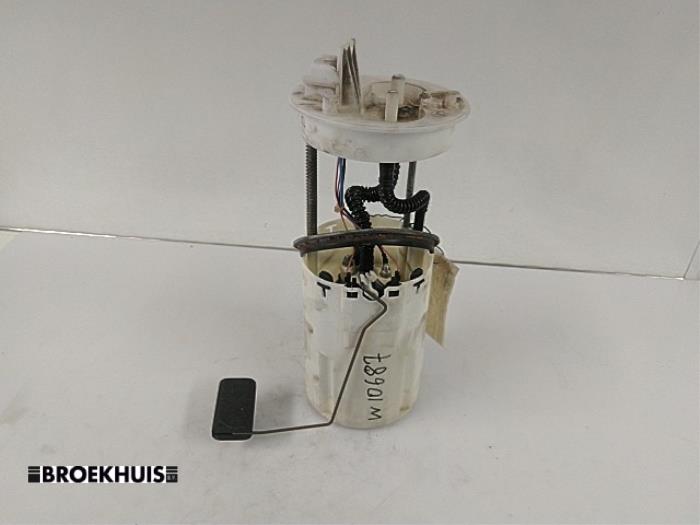 Gebruikte Tank element Pomp Fiat Ducato (243/244/245/247) 2.3 JTD 16V Prijs € 30,00 Margeregeling aangeboden door Autobedrijf Broekhuis B.V.