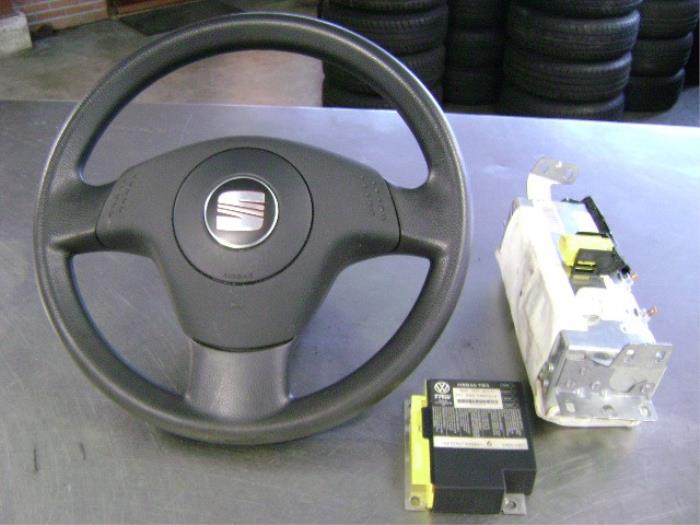 Module + Airbag Set van een Seat Ibiza III (6L1) 1.4 16V 100 2005