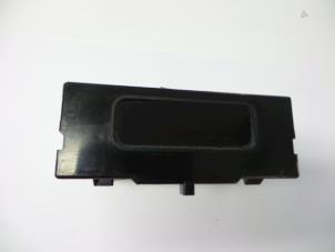 Gebruikte Display Interieur Renault Kangoo Express (FC) 1.5 dCi 60 Prijs € 25,00 Margeregeling aangeboden door Autobedrijf Broekhuis B.V.