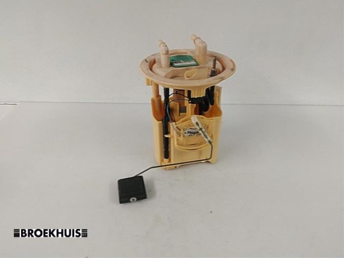 Gebruikte Tank element Pomp Peugeot 807 2.0 HDi 16V Prijs € 25,00 Margeregeling aangeboden door Autobedrijf Broekhuis B.V.