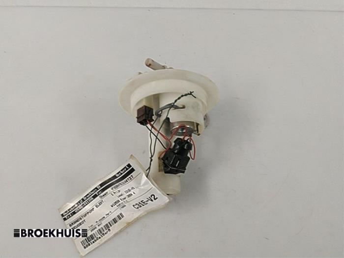 Gebruikte Tank element Pomp Peugeot 807 2.0 HDi 16V Prijs € 35,00 Margeregeling aangeboden door Autobedrijf Broekhuis B.V.