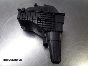 Gebruikte Luchtfilterhuis Peugeot 807 2.2 HDiF 16V Prijs € 20,00 Margeregeling aangeboden door Autobedrijf Broekhuis B.V.