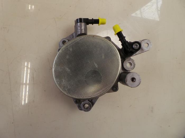 Gebruikte Vacuumpomp (Diesel) Peugeot 5008 I (0A/0E) 2.0 HDiF 16V Prijs € 45,00 Margeregeling aangeboden door Autobedrijf Broekhuis B.V.