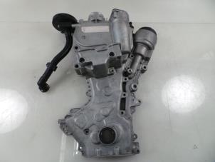 Gebruikte Distributiedeksel Volkswagen Golf V (1K1) 1.6 FSI 16V Prijs € 50,00 Margeregeling aangeboden door Autobedrijf Broekhuis B.V.