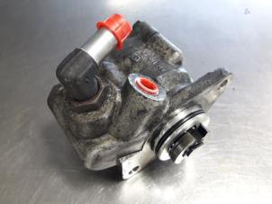 Gebruikte Pomp Servo Renault Master II (JD) 2.5 D T28 Prijs € 50,00 Margeregeling aangeboden door Autobedrijf Broekhuis B.V.