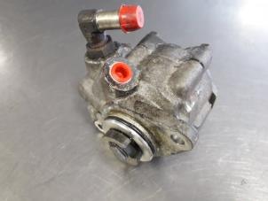 Gebruikte Pomp Servo Renault Master II (JD) 2.8 dTi T28 Prijs € 40,00 Margeregeling aangeboden door Autobedrijf Broekhuis B.V.