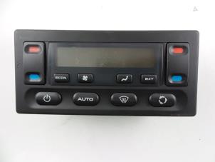Gebruikte Chaufage Bedieningspaneel Landrover Discovery II 2.5 Td5 Prijs € 35,00 Margeregeling aangeboden door Autobedrijf Broekhuis B.V.