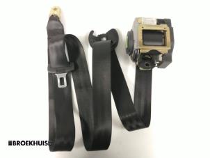 Gebruikte Veiligheidsgordel rechts-voor Volkswagen Passat Variant (3B5) 1.8 20V Prijs € 20,00 Margeregeling aangeboden door Autobedrijf Broekhuis B.V.