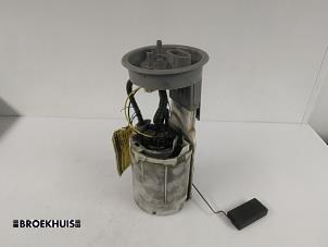 Gebruikte Brandstofpomp Elektrisch Volkswagen Passat (3B3) 1.9 TDI 100 Prijs € 20,00 Margeregeling aangeboden door Autobedrijf Broekhuis B.V.