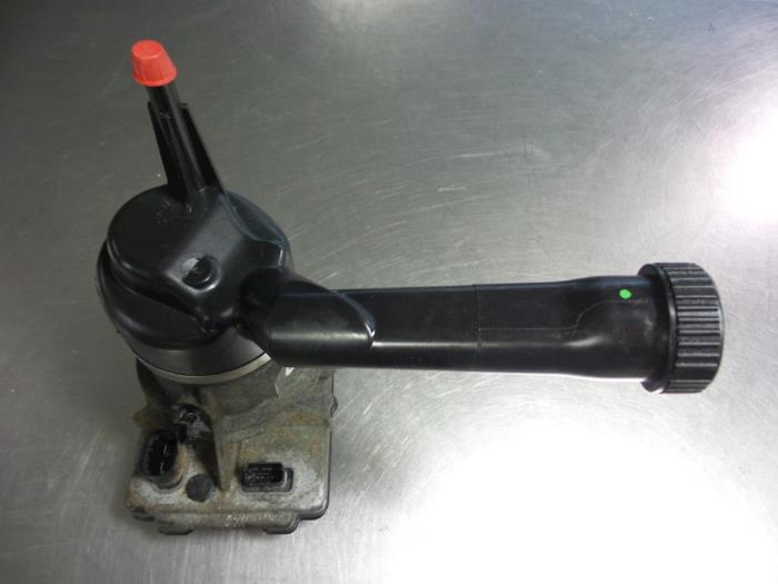 Gebruikte Pomp Servo Citroen C4 Picasso (UD/UE/UF) 1.6 HDiF 16V 110 Prijs € 100,00 Margeregeling aangeboden door Autobedrijf Broekhuis B.V.