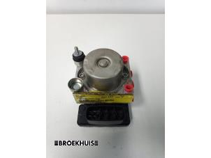 Gebruikte ABS Pomp Daihatsu Cuore (L251/271/276) 1.0 12V DVVT Prijs € 40,00 Margeregeling aangeboden door Autobedrijf Broekhuis B.V.