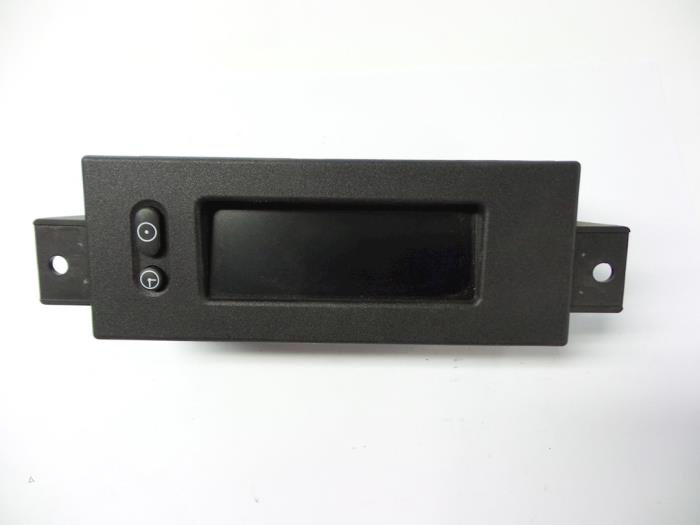 Gebruikte Display Interieur Opel Meriva (A) 1.6 16V Prijs € 25,00 Margeregeling aangeboden door Autobedrijf Broekhuis B.V.