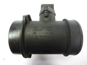 Gebruikte Luchtmassameter Audi A6 Avant (C5) 2.5 TDI V6 24V Prijs € 30,00 Margeregeling aangeboden door Autobedrijf Broekhuis B.V.