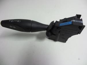 Gebruikte Pinker Schakelaar Ford Fusion 1.6 16V Prijs € 15,00 Margeregeling aangeboden door Autobedrijf Broekhuis B.V.