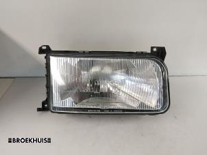 Gebruikte Koplamp rechts Volkswagen Passat Variant (35I) 1.8 i CL,GL,GT Prijs € 20,00 Margeregeling aangeboden door Autobedrijf Broekhuis B.V.