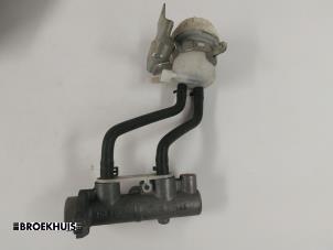 Gebruikte Hoofdremcilinder Mitsubishi Space Star (DG) 1.8 16V GDI Prijs € 15,00 Margeregeling aangeboden door Autobedrijf Broekhuis B.V.