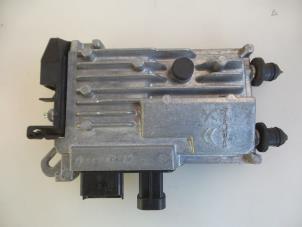 Gebruikte Start/Stop computer Peugeot 308 SW (L4/L9/LC/LJ/LR) 1.6 BlueHDi 120 Prijs € 40,00 Margeregeling aangeboden door Autobedrijf Broekhuis B.V.