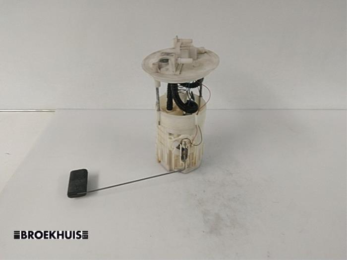 Gebruikte Tank element Pomp Renault Espace (JK) 2.2 dCi 16V Prijs € 25,00 Margeregeling aangeboden door Autobedrijf Broekhuis B.V.