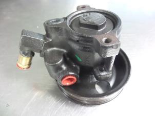 Gebruikte Pomp Servo Ford Mondeo I 2.0i 16V (U9) Prijs € 20,00 Margeregeling aangeboden door Autobedrijf Broekhuis B.V.