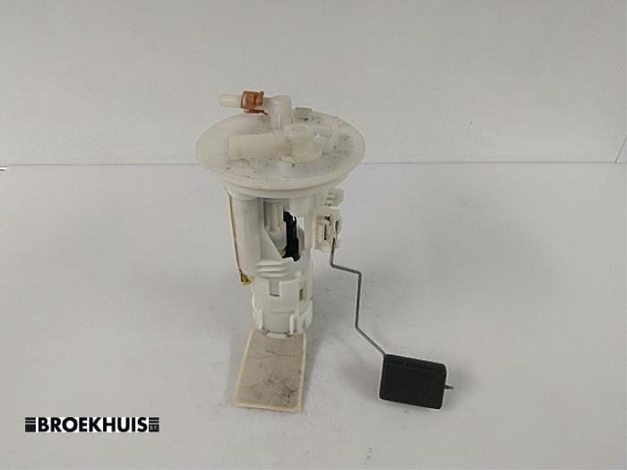 Gebruikte Tank element Pomp Daihatsu Cuore (L251/271/276) 1.0 12V DVVT Prijs € 25,00 Margeregeling aangeboden door Autobedrijf Broekhuis B.V.