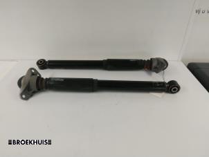 Gebruikte Schokdemper set Seat Leon (1P1) 1.2 TSI Prijs € 40,00 Margeregeling aangeboden door Autobedrijf Broekhuis B.V.