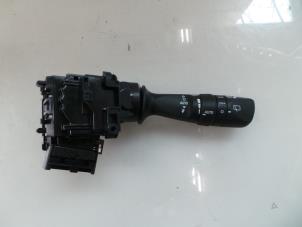 Gebruikte Ruitenwis Schakelaar Toyota RAV4 (A4) 2.0 16V VVT-i 4x4 Prijs € 40,00 Margeregeling aangeboden door Autobedrijf Broekhuis B.V.